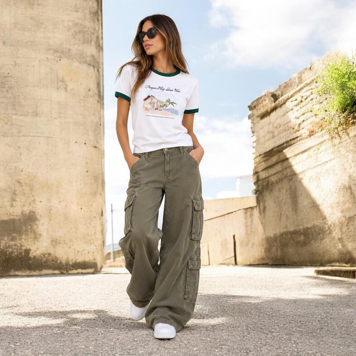 Paraíso Woman's Crop Tee